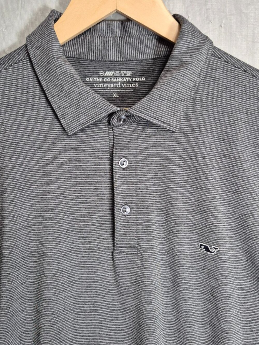 Vineyard Vines Polo Shirt Mens XL Black Stripe Golf Classic Fit Performance 0621